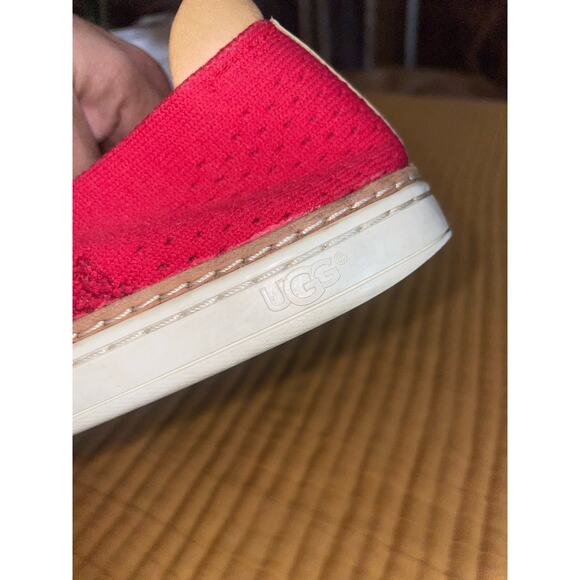 UGG Australia, Sammy 101-6756 Women’s Tango Red Slip on Size | 10 - Picture 5 of 5